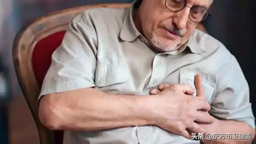 一旦出现这 4 种异常，十有八九是血管堵了，尽早检查，这样做能保命！