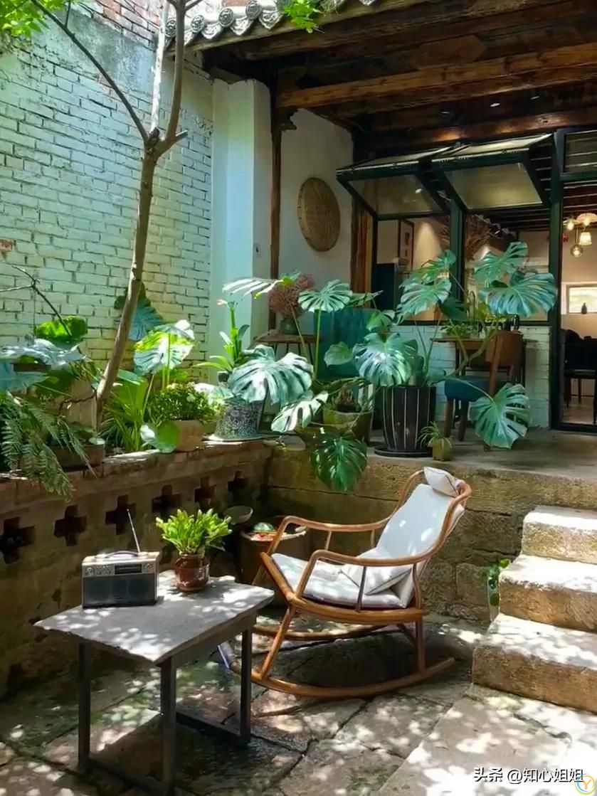 人间非净土，各有各的苦，同是悲伤客，莫笑他人难