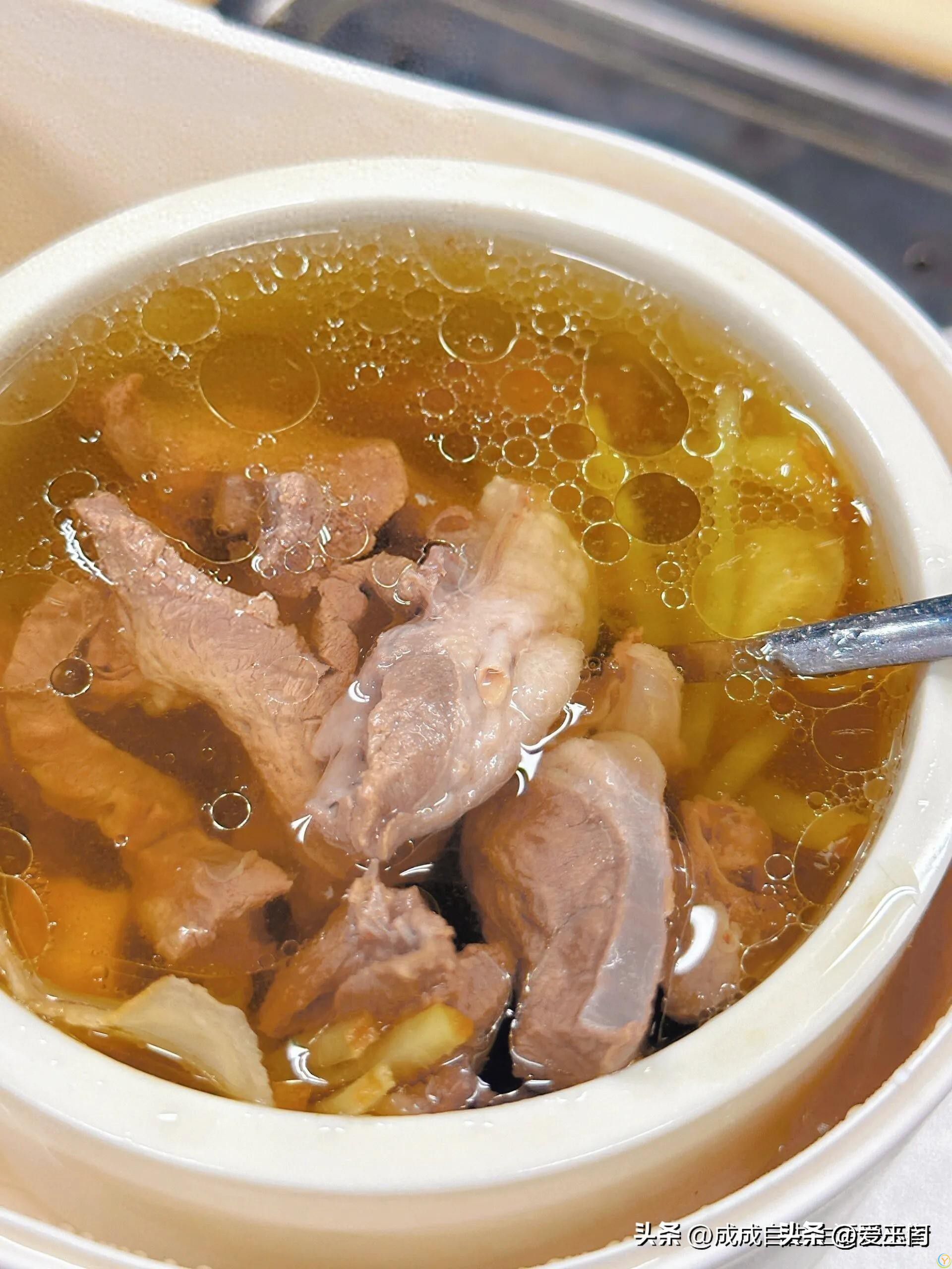 睡眠不好容易老，这四种食物可改善睡眠，一周吃3次，助眠效果好