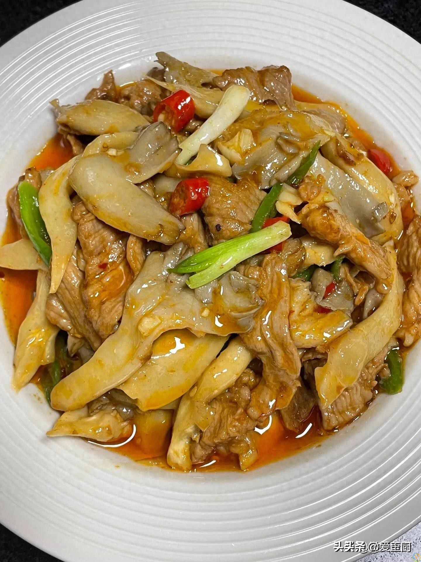 女人要美管住嘴，少吃花生瓜子，常吃3种碱性菜，润燥降火助眠