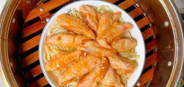 夏天适合吃这菜，蒸一蒸，拌一拌，没有油烟，好吃又开胃！