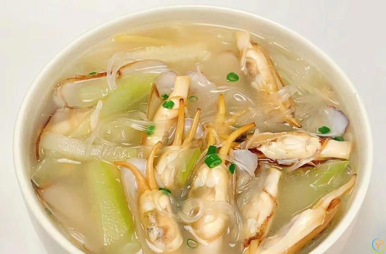 夏季这瓜使劲吃，一清热，二消暑，三补水养胃，清甜爽滑，营养高