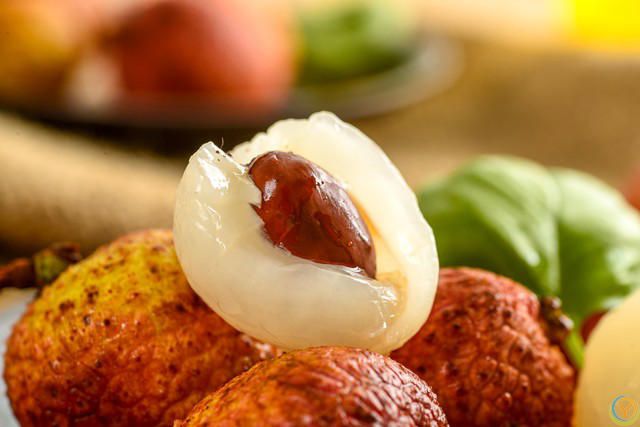 买荔枝牢记“尖头圆头”区别！4点技巧选肉厚核小果