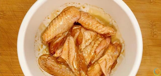 夏天适合吃这菜，蒸一蒸，拌一拌，没有油烟，好吃又开胃！