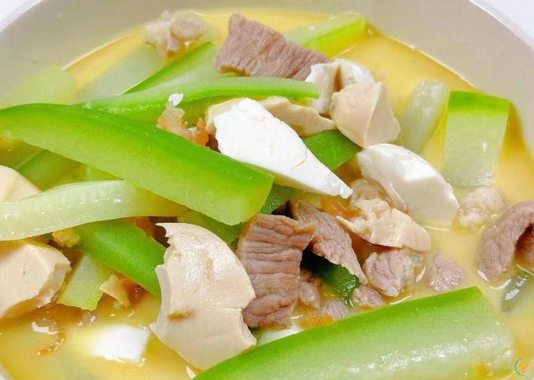 夏季这瓜使劲吃，一清热，二消暑，三补水养胃，清甜爽滑，营养高