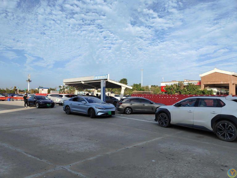 从油车到插混，再换纯电？车主：早知如此，何必当初！