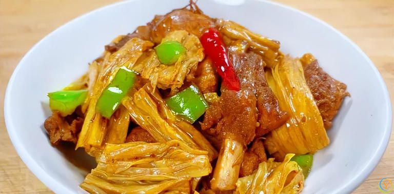 夏天流汗多，常吃这种肉，滋补解暑，比猪肉便宜，比羊肉好吃！