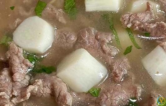 女人不想老得快，八道营养菜要常吃，养出好皮肤，气色好显年轻