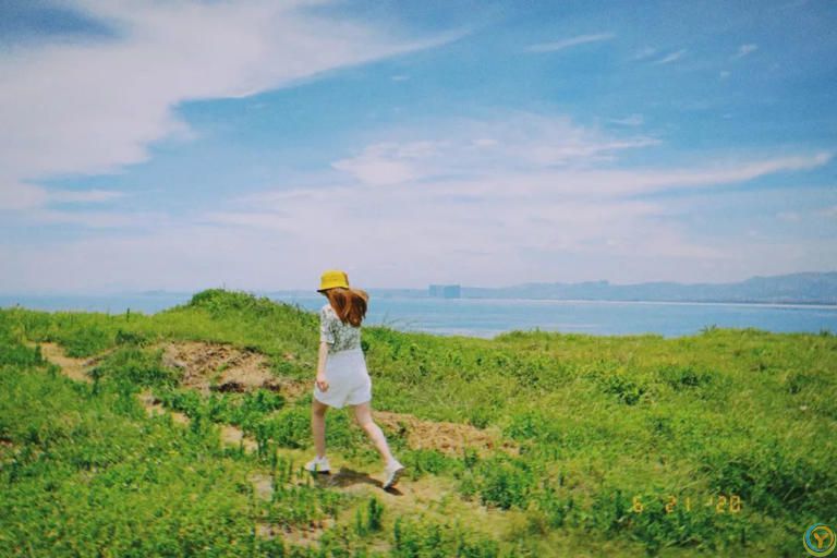 欣赏一个人，始于颜值，敬于才华，合于性格，久于善良，终于人品