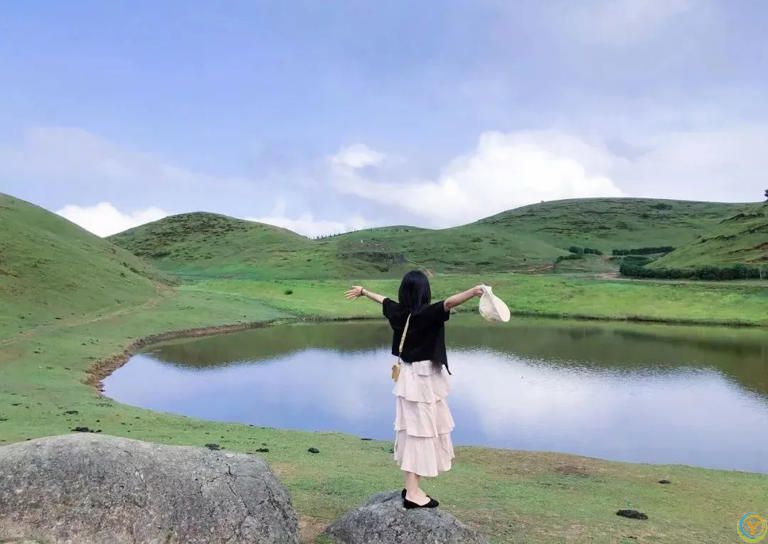 欣赏一个人，始于颜值，敬于才华，合于性格，久于善良，终于人品