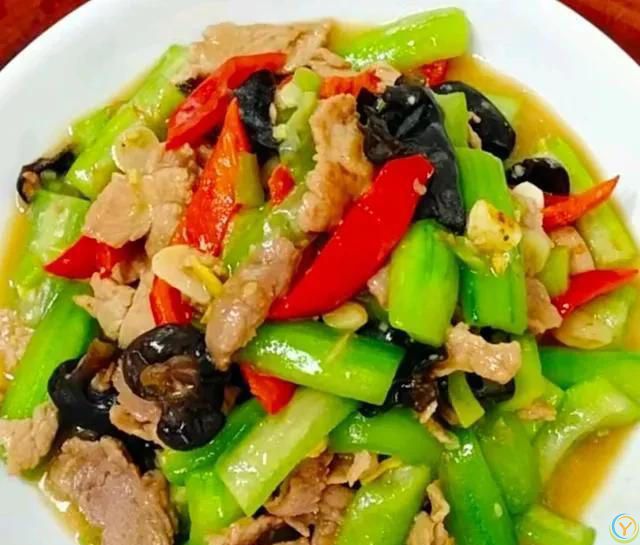 百病不离肝，建议中老年人，夏天常吃这8菜，降肝火助睡眠