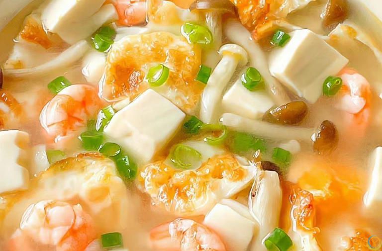 夏天出汗多，建议多吃八道碱性菜，维持酸碱平衡，提升精力过夏天