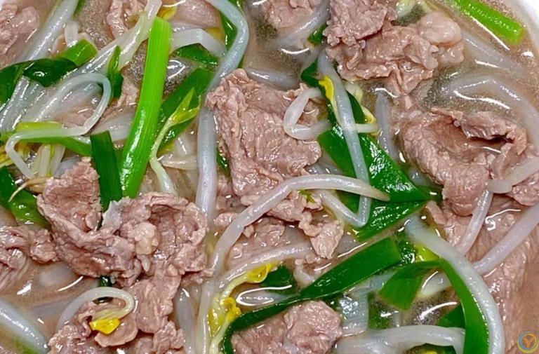 夏天出汗多，建议多吃八道碱性菜，维持酸碱平衡，提升精力过夏天