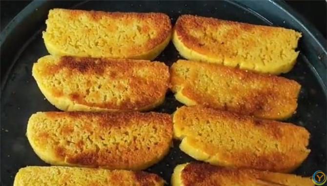 玉米面新吃法，不用一滴水，不烫面，简单一做，个个酥脆掉渣
