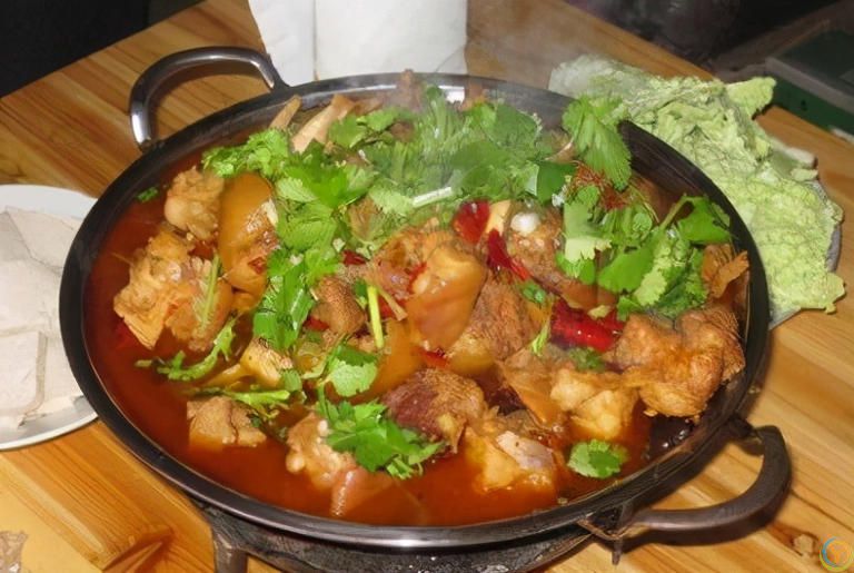 27款菜品推荐：蘑菇炒鸡丁、酱香爆炒肉、胡萝卜炒鸡蛋