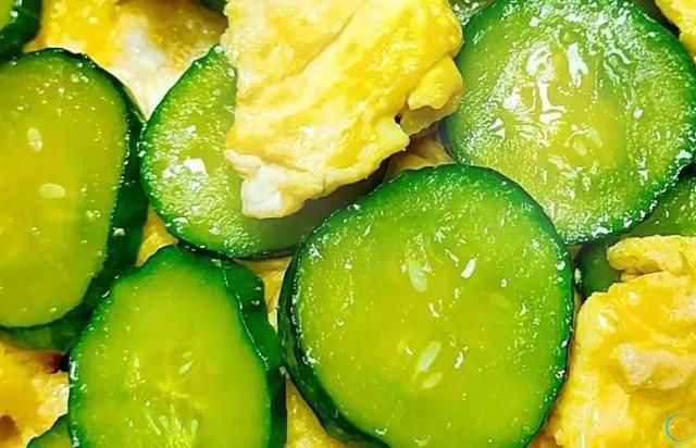 夏天可以不吃肉，但一定要吃八样当季蔬菜，开胃不上火，提高免疫