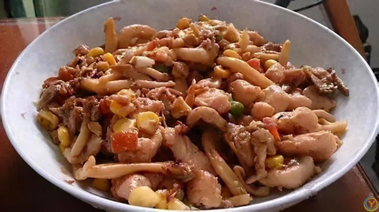 27款菜品推荐：蘑菇炒鸡丁、酱香爆炒肉、胡萝卜炒鸡蛋