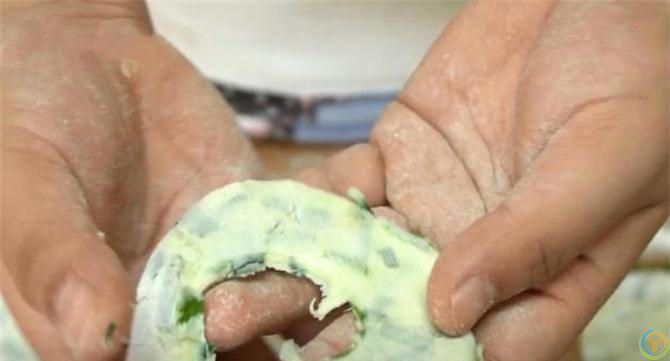 韭菜教你新做法，不蒸包子不烙饼，大刀一切， 比肉都好吃