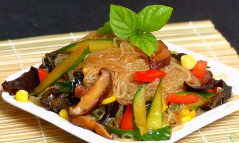 27款菜品推荐：蘑菇炒鸡丁、酱香爆炒肉、胡萝卜炒鸡蛋