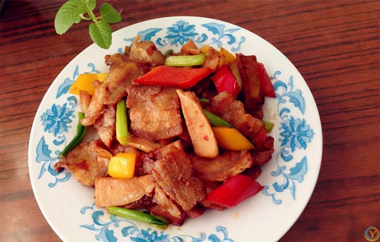 27款菜品推荐：蘑菇炒鸡丁、酱香爆炒肉、胡萝卜炒鸡蛋