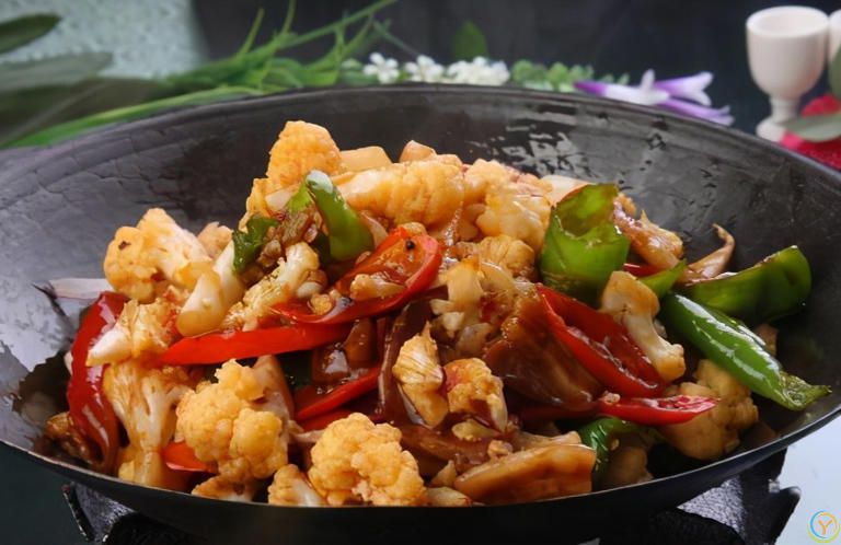 27款菜品推荐：蘑菇炒鸡丁、酱香爆炒肉、胡萝卜炒鸡蛋