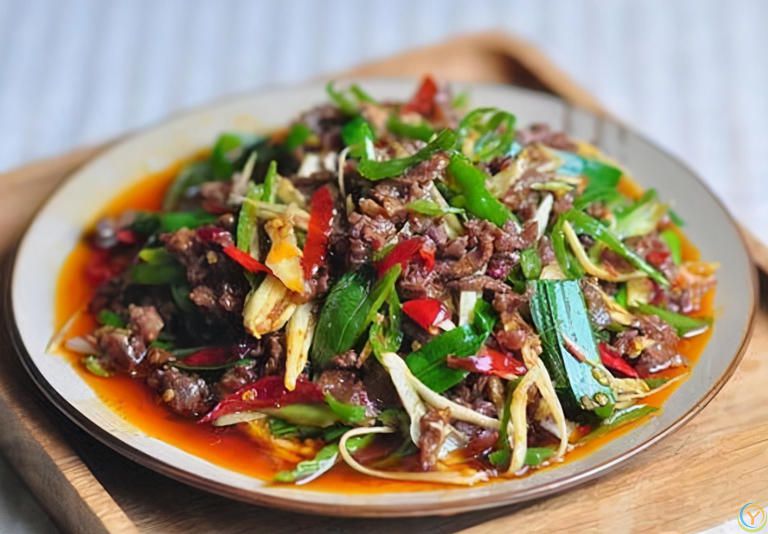 27款菜品推荐：蘑菇炒鸡丁、酱香爆炒肉、胡萝卜炒鸡蛋