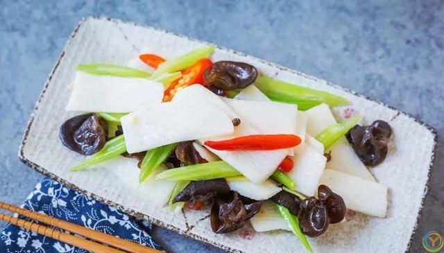 入夏后，建议常吃8菜，比牛肉便宜，比鸡肉营养，滋补解馋不上火