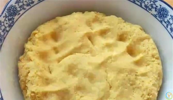 玉米面新吃法，不用一滴水，不烫面，简单一做，个个酥脆掉渣