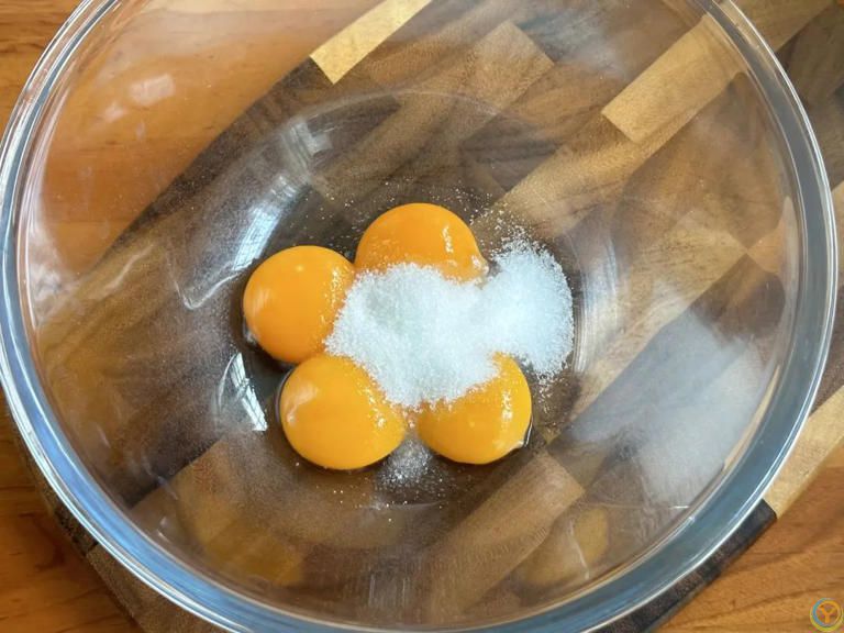 天热别买冰淇淋了，在家简单几样食材无模具也能做