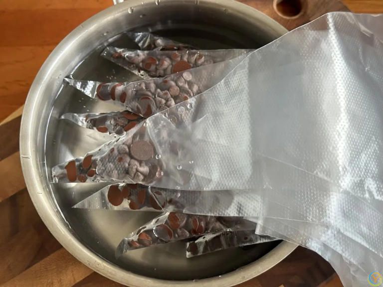 天热别买冰淇淋了，在家简单几样食材无模具也能做