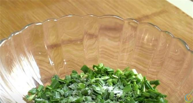 韭菜教你新做法，不蒸包子不烙饼，大刀一切， 比肉都好吃