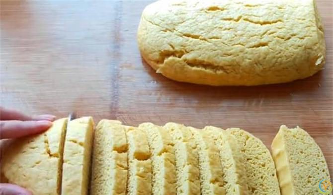 玉米面新吃法，不用一滴水，不烫面，简单一做，个个酥脆掉渣