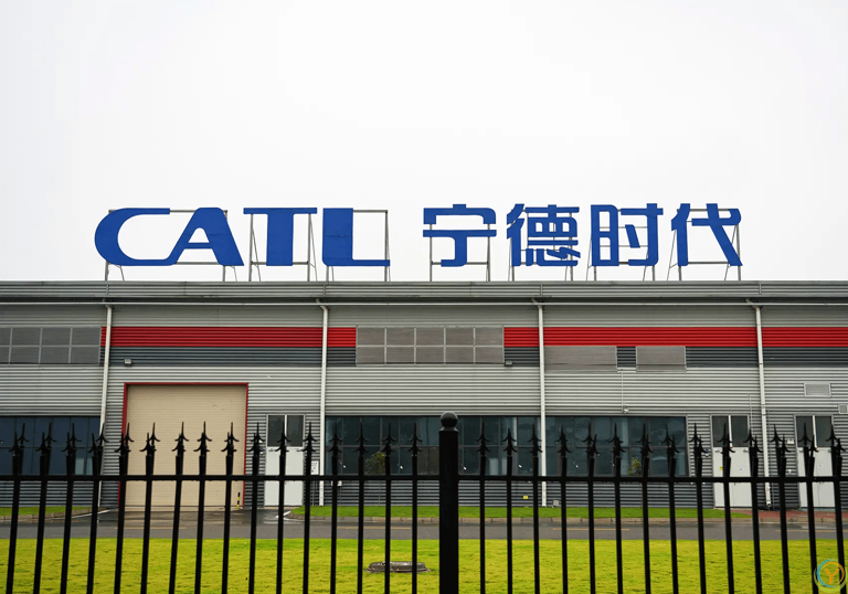 固态电池量产在即，燃油车两年后真会迎来“骨折”价吗？