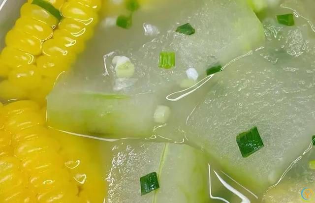 夏天可以不吃肉，但一定要吃八样当季蔬菜，开胃不上火，提高免疫