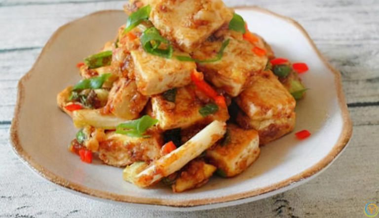 27款菜品推荐：蘑菇炒鸡丁、酱香爆炒肉、胡萝卜炒鸡蛋