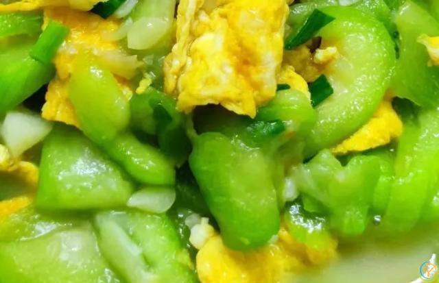 夏天可以不吃肉，但一定要吃八样当季蔬菜，开胃不上火，提高免疫