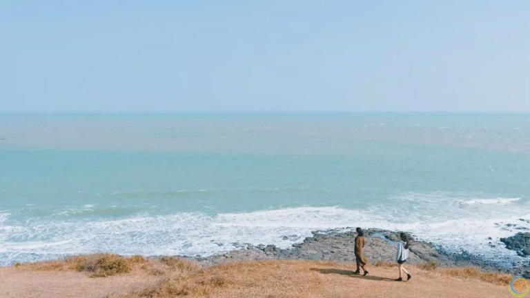 和***的人同行，与舒服的人深交，跟善良的人往来