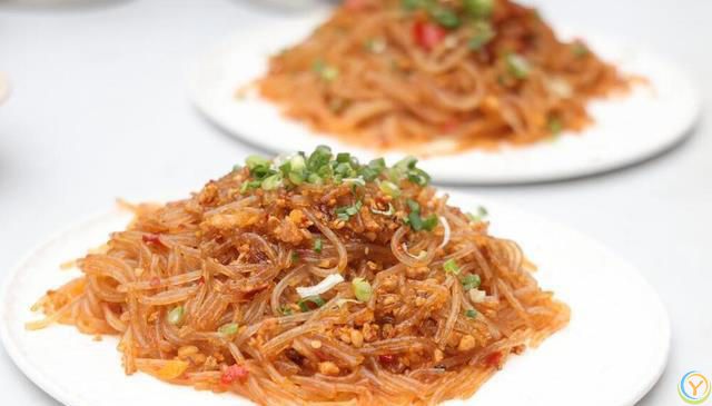 炒粉条，焯水后直接炒，难怪成坨，多做重要1步，根根顺滑不粘锅