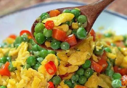 10分钟搞定家常菜，豌豆胡萝卜炒鸡蛋，简单却惊艳全家？