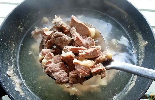 它是牛肉的“克星”，炖牛肉加了它，出锅软烂又入味，没牙也能吃