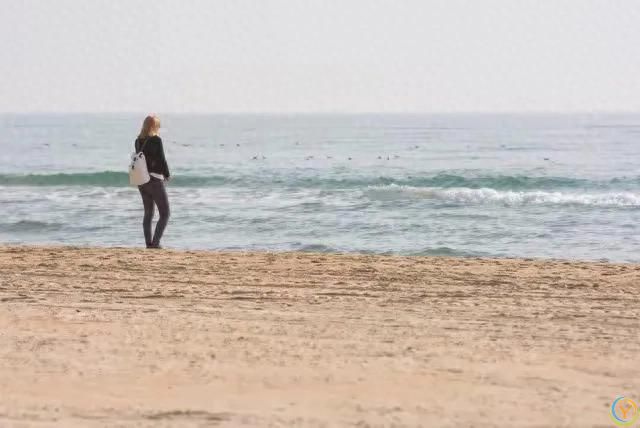 一个人没有朋友，久而久之，可能会变成这副样子，很现实很准