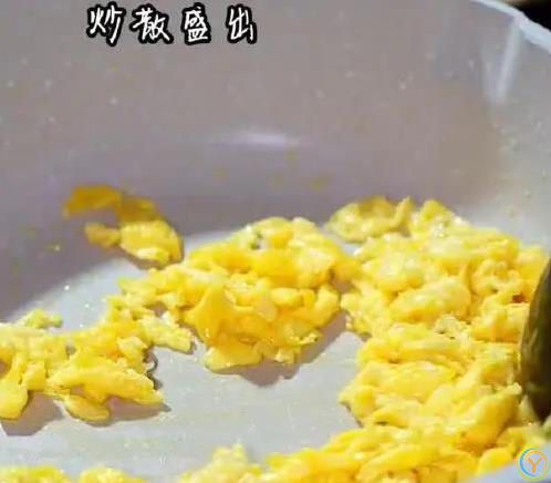 10分钟搞定家常菜，豌豆胡萝卜炒鸡蛋，简单却惊艳全家？