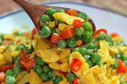 10分钟搞定家常菜，豌豆胡萝卜炒鸡蛋，简单却惊艳全家？