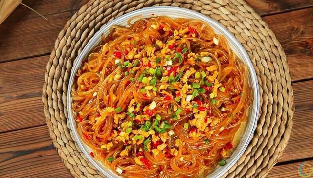 炒粉条，焯水后直接炒，难怪成坨，多做重要1步，根根顺滑不粘锅