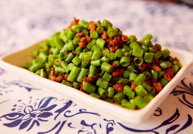 25款好吃菜品推荐：老鸭炖茄子、豆皮炒白菜等