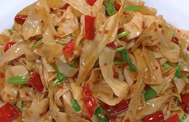 这10道凉拌菜，学会了做给家人吃，清爽又解腻，抚平燥热真舒坦！