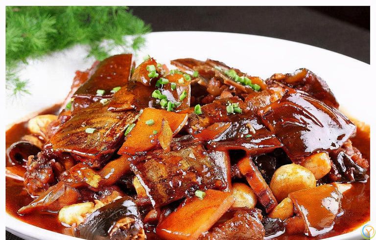 25款好吃菜品推荐：老鸭炖茄子、豆皮炒白菜等