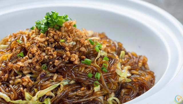 炒粉条，焯水后直接炒，难怪成坨，多做重要1步，根根顺滑不粘锅