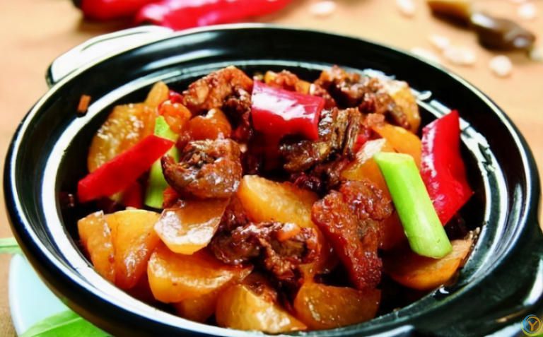 25款好吃菜品推荐：老鸭炖茄子、豆皮炒白菜等