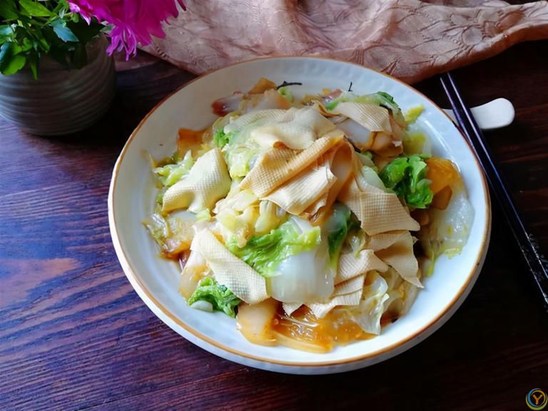 25款好吃菜品推荐：老鸭炖茄子、豆皮炒白菜等